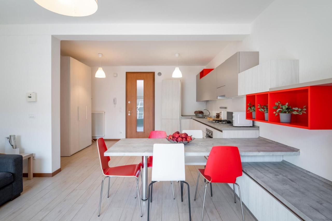 Santa Rita Roomy Apartments Padova Bagian luar foto