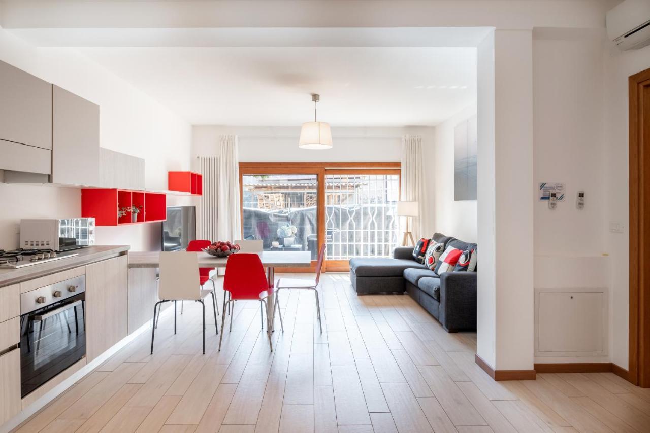 Santa Rita Roomy Apartments Padova Bagian luar foto
