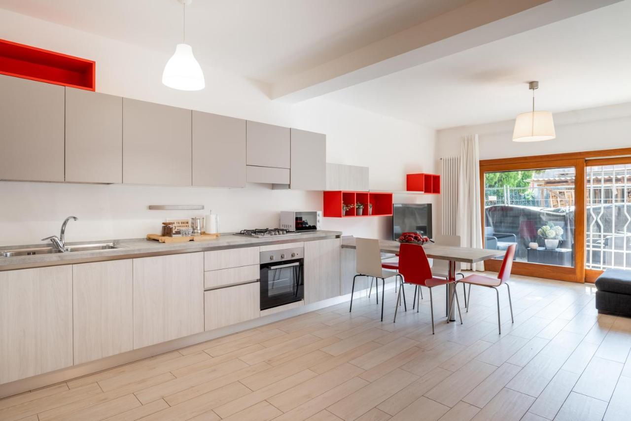 Santa Rita Roomy Apartments Padova Bagian luar foto