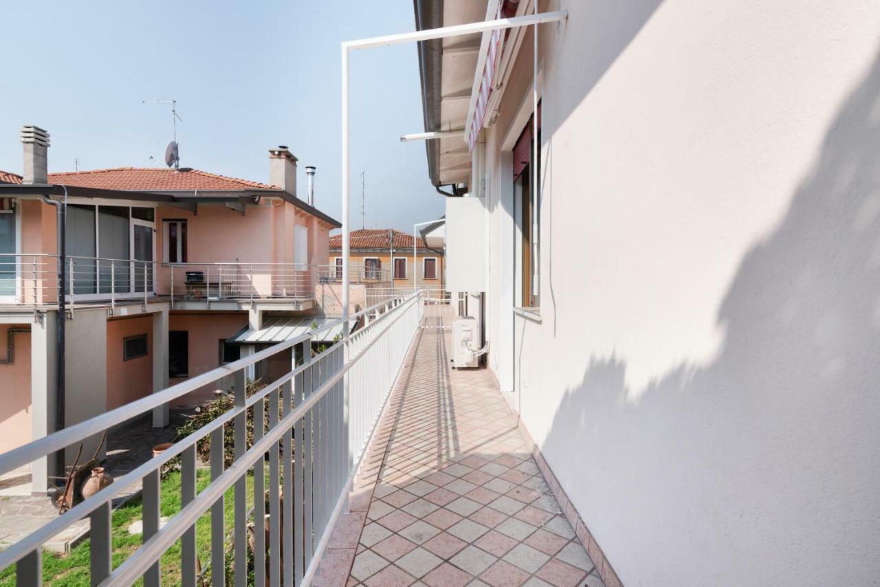 Santa Rita Roomy Apartments Padova Bagian luar foto